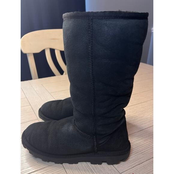 UGG classic tall black‎ sheepskin boots. Ladies size 7 - Picture 7 of 7